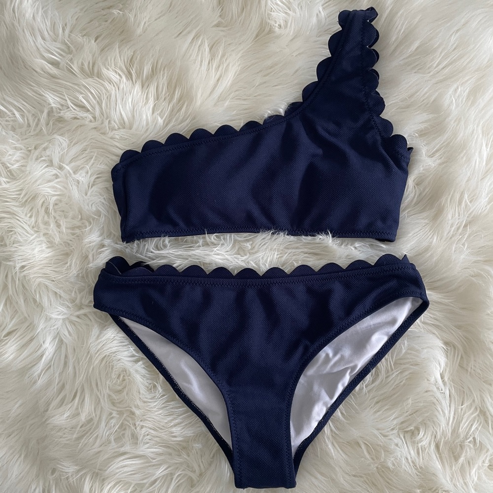 Cupshe medium navy bathing suit